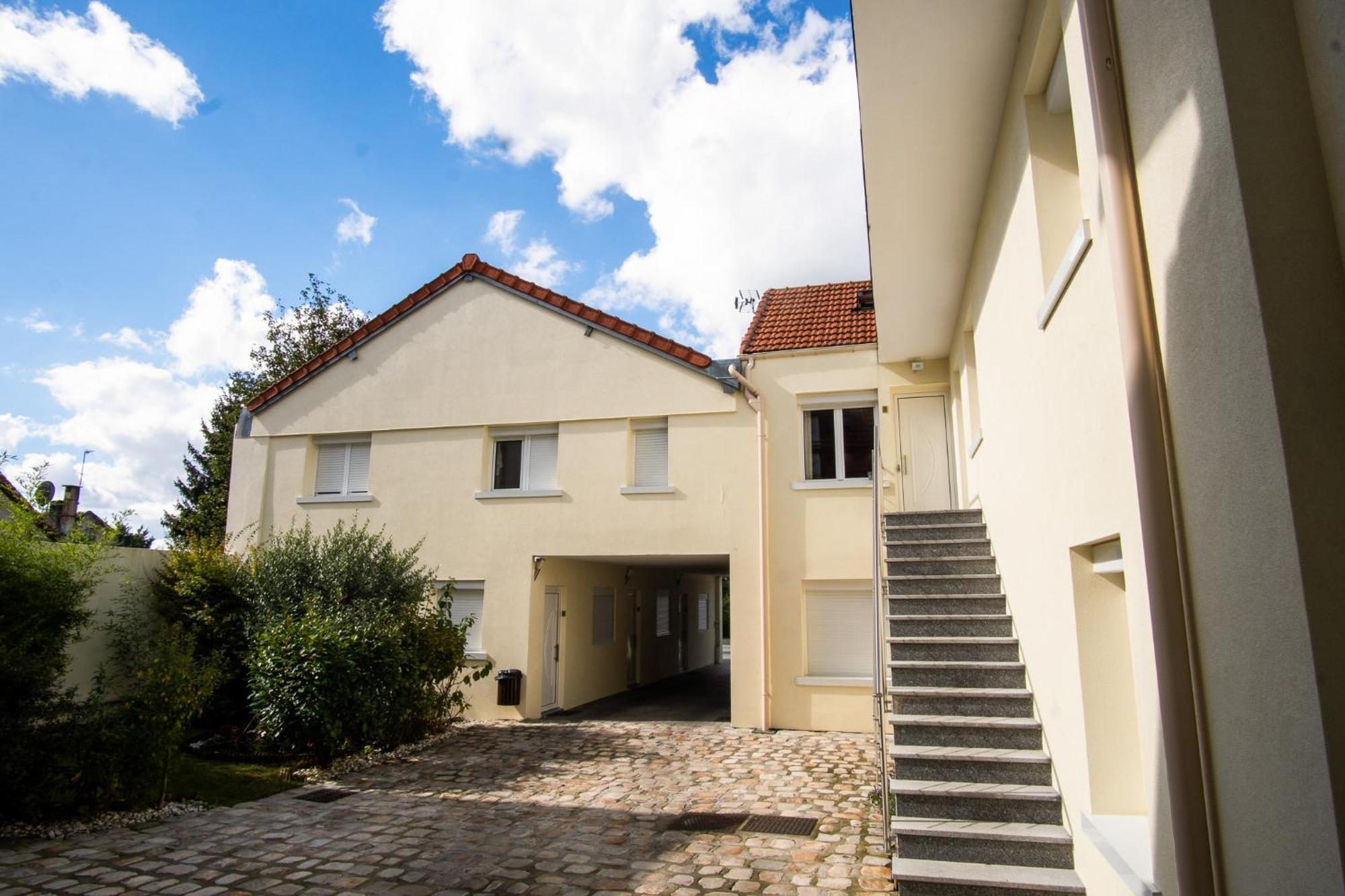 Appartement 1-4 Pers - Aeroport Cdg, Parc Expo, Villepinte - A L'Ombre Du Pin "9" Le Pin  Exterior photo